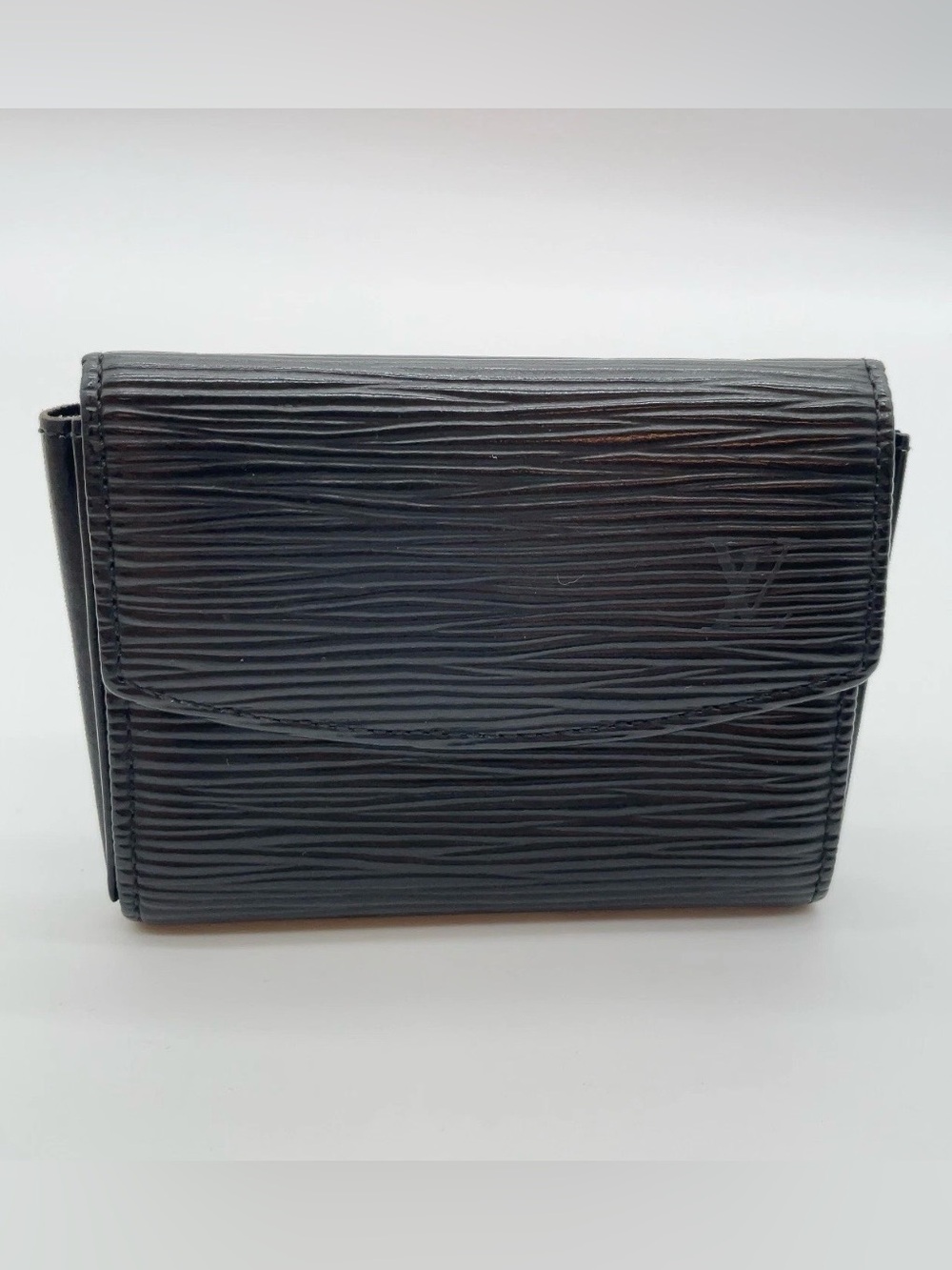Louis Vuitton Vintage Epi
Portemonnaie Simple Coin Case